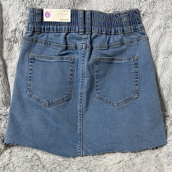 🆕NWT Girl Matching Denim Top and Skirt - Picture 4 of 6